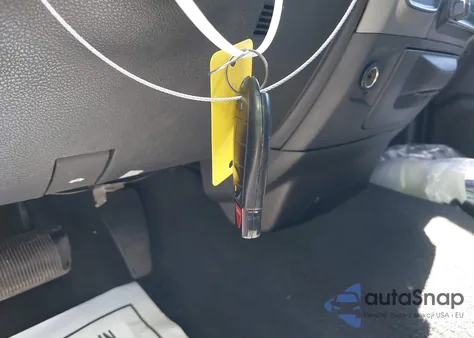 2019 Ram 1500 Classic Tradesman 4X2 6'4 Box z USA, uszkodzony, nr VIN 1C6RR6FG3KS628797